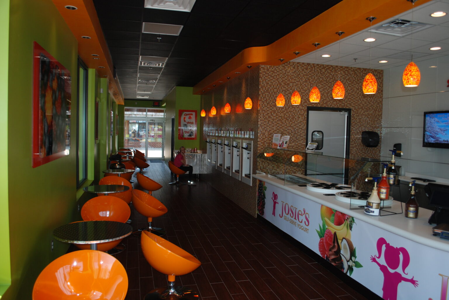 Josie’s Frozen Yogurt Shop, University Mall A Design Group